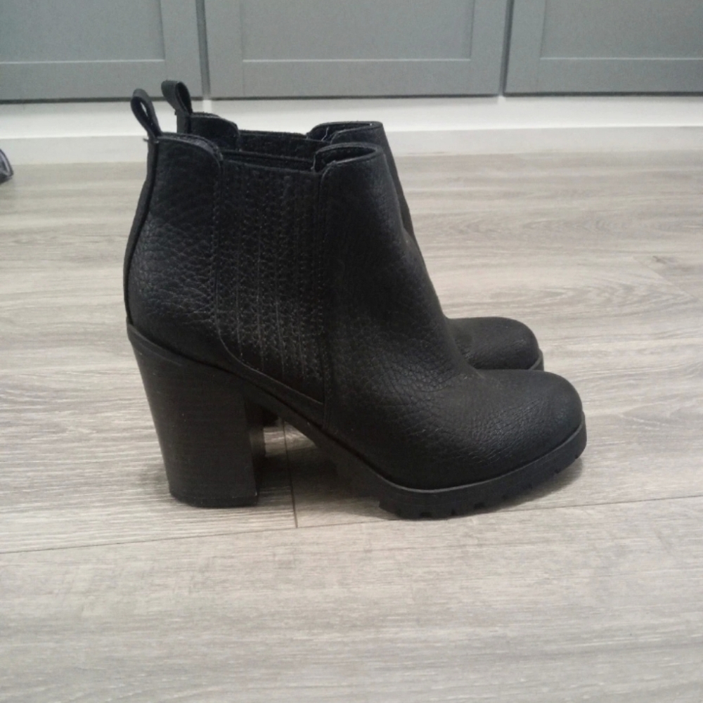 Sam & Libby booties